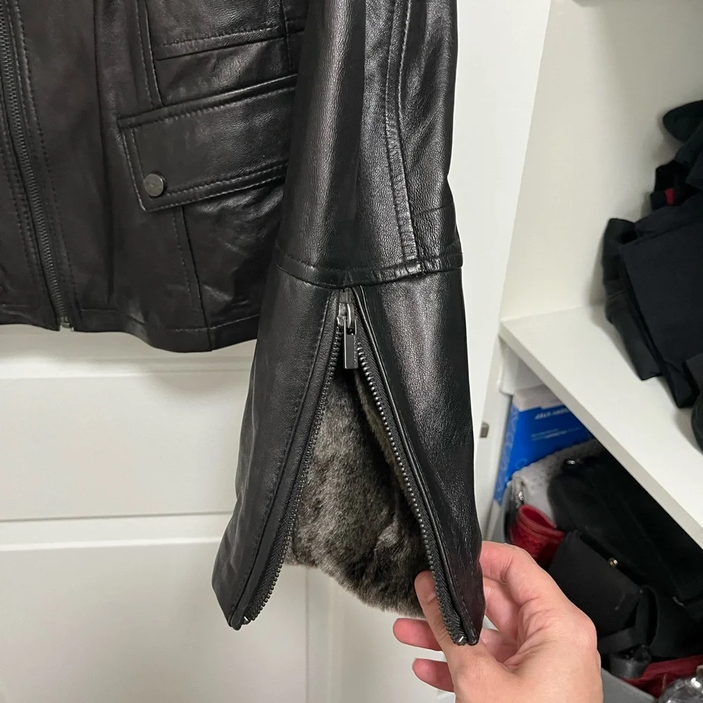 Wilson Leather Black Leather Jacket with Faux Fur Collar - Women’s XL - Picture 3 of 7